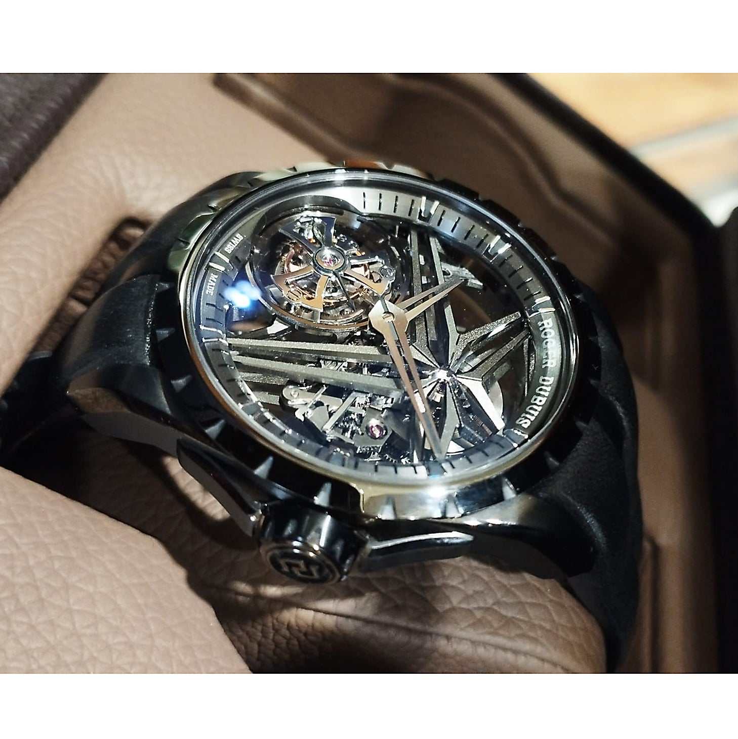 PREZZO SU RICHIESTA - Contattateci - Roger Dubuis Excalibur Monotourbillon Grey DLC Titanium 42 mm Auto Ref. DBEX0889 - ON7705