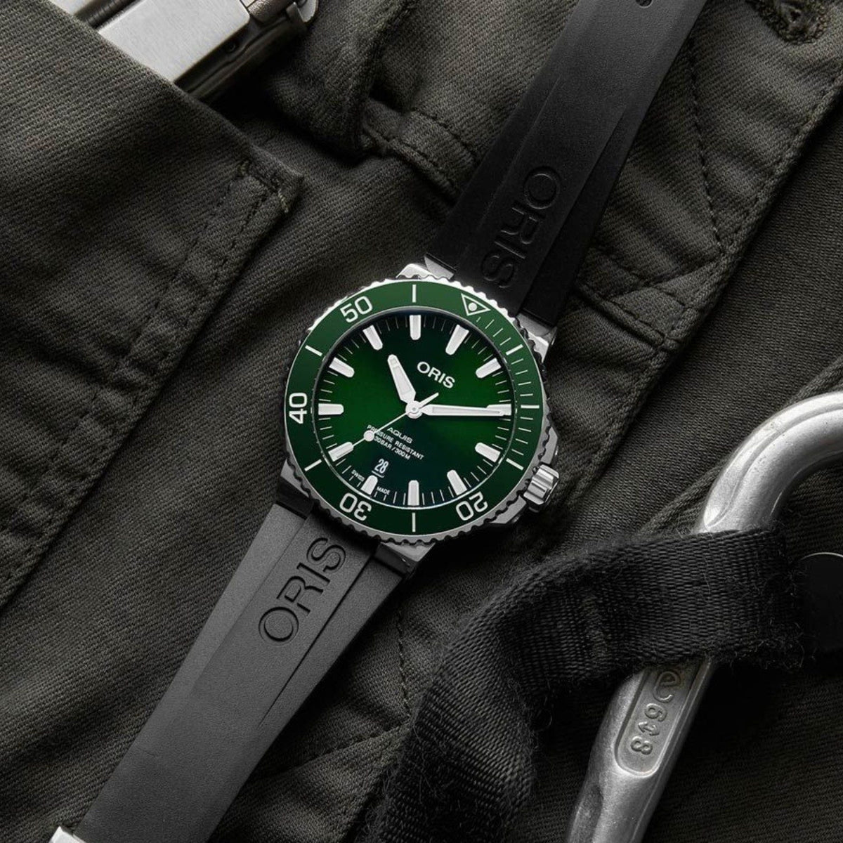 Oris Aquis Date 01 733 7730 4157-07 4 24 64EB