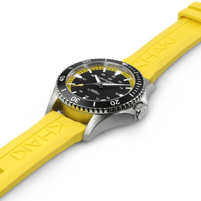 Hamilton Khaki Navy Scuba Auto H82395332 – vista angolata