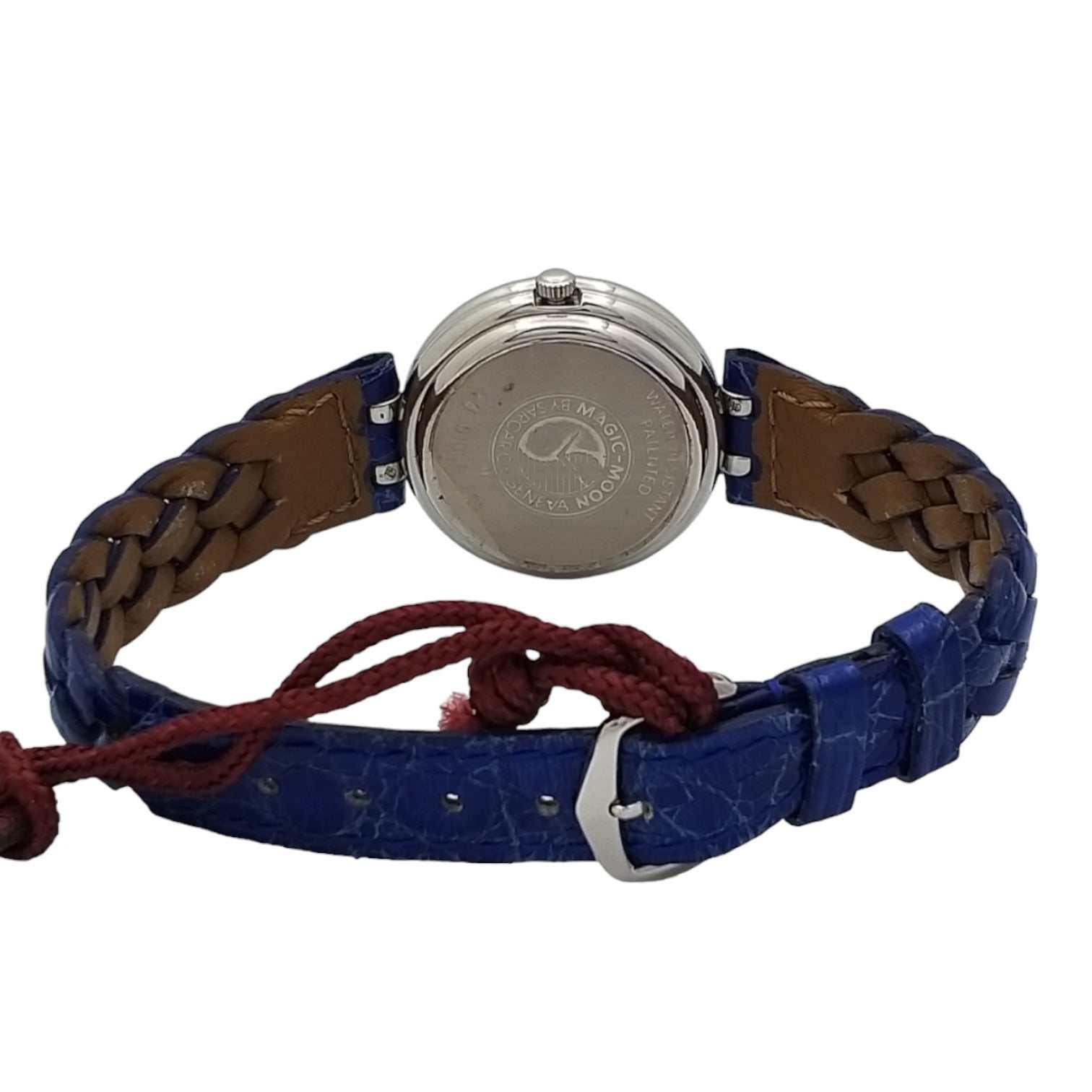 ID: ON859MARCA: SarcarREFERENZA: Q51006A100MODELLO: Geneve Magic Moon QuartzGENERE: DonnaMOVIMENTO: QuarzoCASSA: AcciaioCRISTALLO: ZaffiroDIAMETRO: 25 mmRESISTENTE A