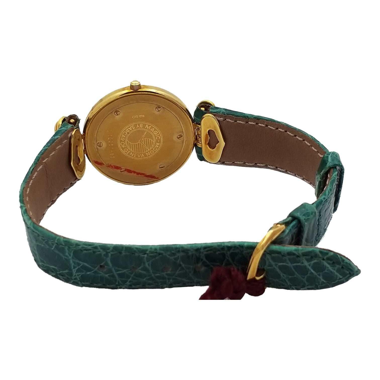 ID: ON858MARCA: SarcarREFERENZA: Q52251AJMODELLO: Geneve Magic Moon QuartzGENERE: DonnaMOVIMENTO: QuarzoCASSA: Oro gialloCRISTALLO: ZaffiroDIAMETRO: 23 mmRESISTENTE