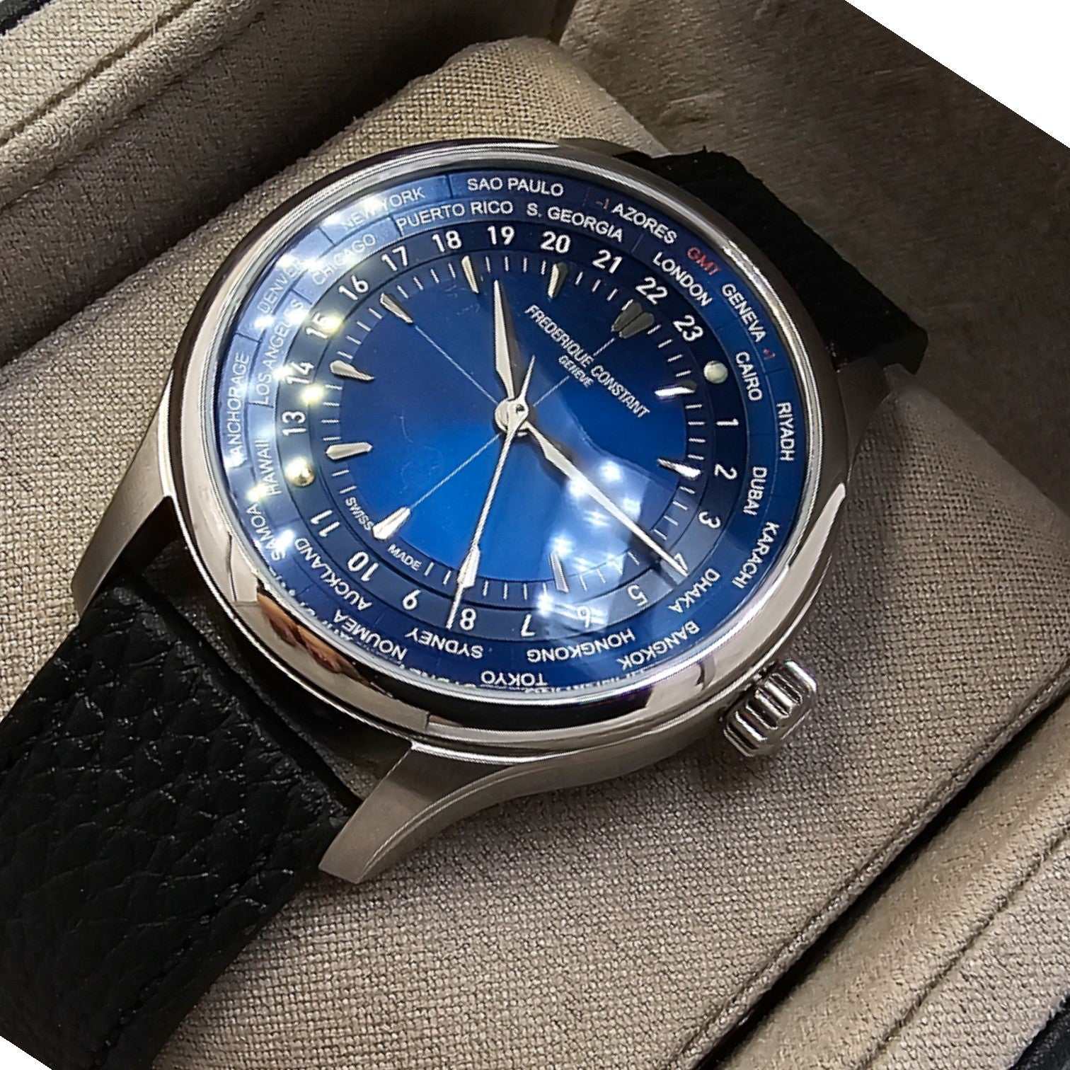 Frederique Constant Manufacture Classic Worldtimer x Watch Angels Lim. Ed. Ref. FC-718N4H6 - OU1238