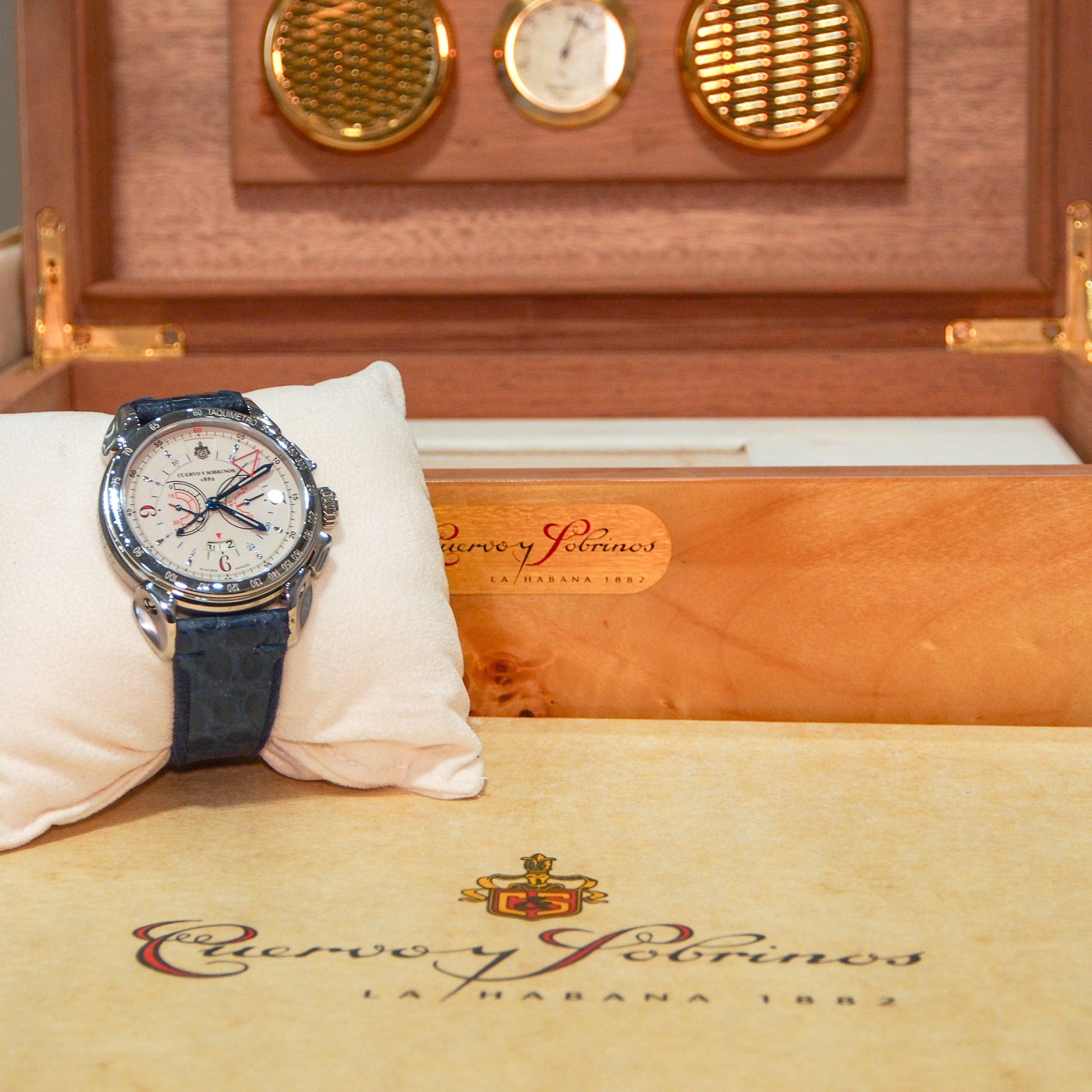Cuervo Y Sobrinos Historiador Vuelo Ivory dial New Never Worn Ref. 3201.1I - ON05179