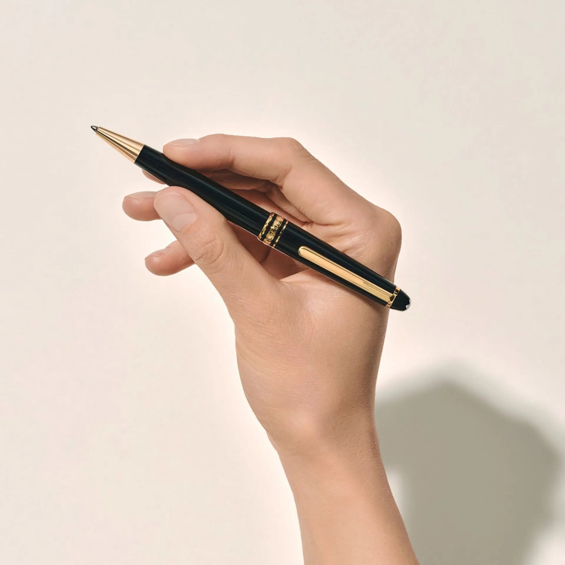 Montblanc Meisterstück MB132453 Penna a Sfera Classique Gold-Coated in Resina Nera